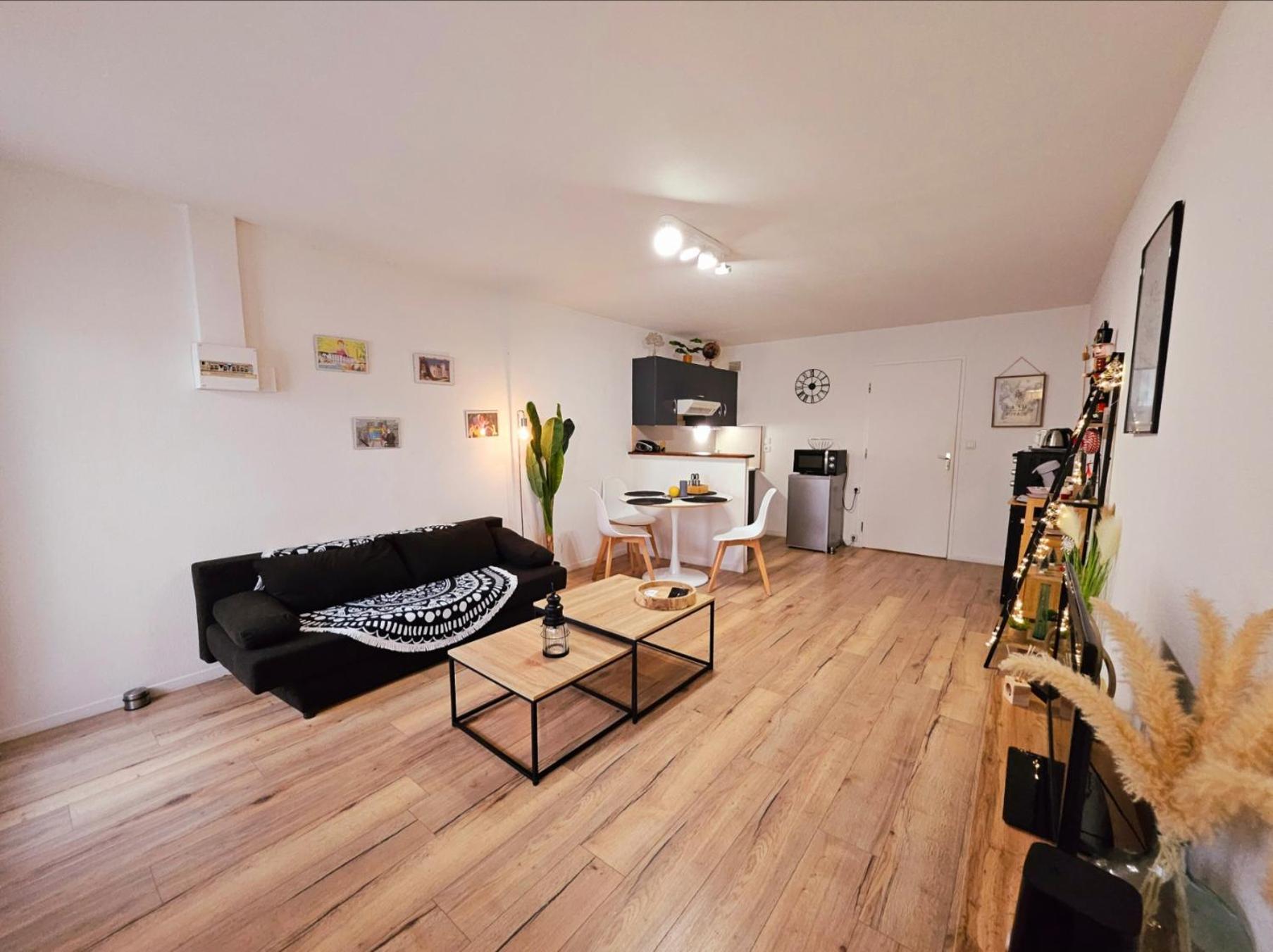 Appartement Cosy Proche Gare - Fibre Optique Et Parking Angoulême Exteriér fotografie