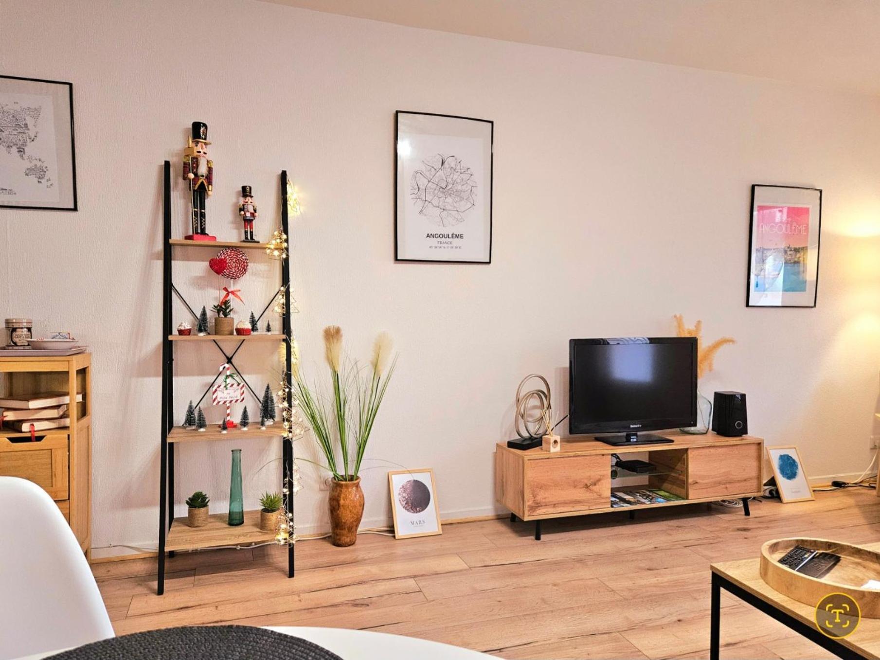 Appartement Cosy Proche Gare - Fibre Optique Et Parking Angoulême Exteriér fotografie
